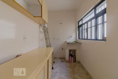 Casa à venda com 180m², 3 quartos e 4 vagasÁrea de Serviço