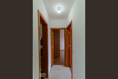 Corredor de apartamento para alugar com 2 quartos, 65m² em Ouro Preto, Belo Horizonte