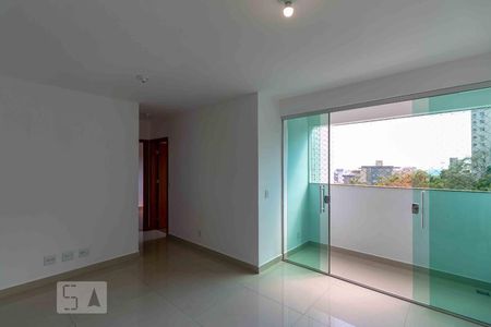 Sala de apartamento para alugar com 2 quartos, 65m² em Ouro Preto, Belo Horizonte