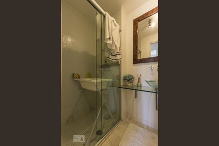 Apartamento para alugar com 70m², 2 quartos e 1 vagabanheiro corredor