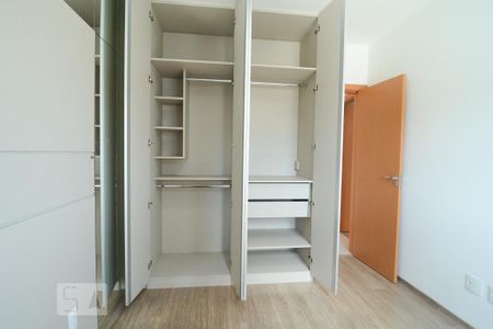 Apartamento para alugar com 72m², 2 quartos e 2 vagasQuarto