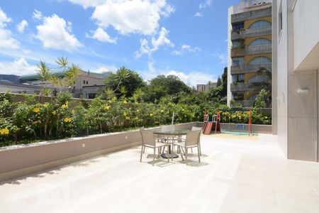 Apartamento para alugar com 72m², 2 quartos e 2 vagasÁrea externa prédio