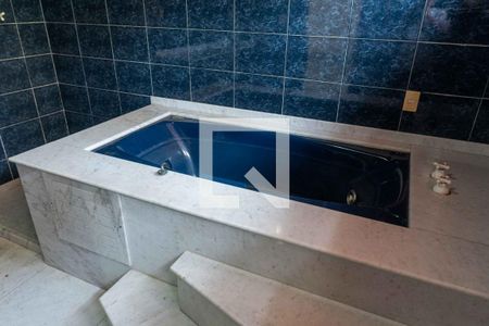 Casa à venda com 300m², 5 quartos e 2 vagasBanheiro 2