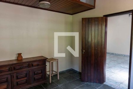 Casa à venda com 300m², 5 quartos e 2 vagasQuarto 4
