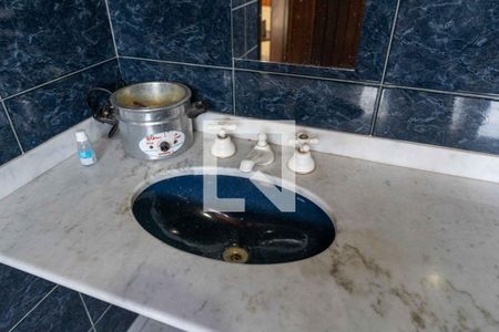 Casa à venda com 300m², 5 quartos e 2 vagasBanheiro 2