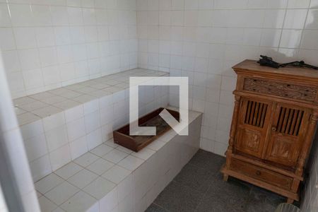 Casa à venda com 300m², 5 quartos e 2 vagasSauna