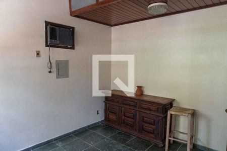 Casa à venda com 300m², 5 quartos e 2 vagasQuarto 4