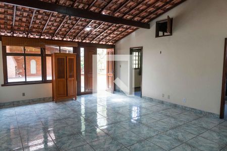Casa à venda com 300m², 5 quartos e 2 vagasSala 2