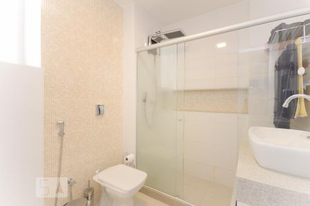 Banheiro de apartamento para alugar com 2 quartos, 60m² em Maracanã, Rio de Janeiro