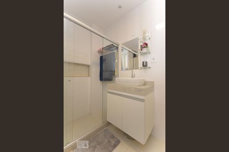 Banheiro de apartamento para alugar com 2 quartos, 60m² em Maracanã, Rio de Janeiro