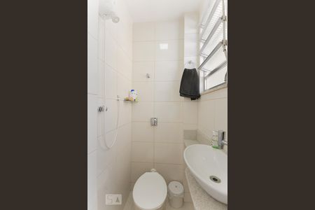 Apartamento para alugar com 60m², 2 quartos e sem vagaBanheiro de serviço