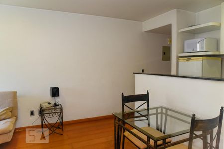 Sala de apartamento para alugar com 1 quarto, 42m² em Ipanema, Rio de Janeiro