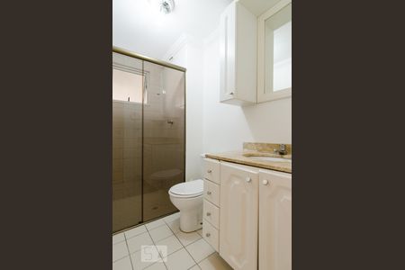 Banheiro de apartamento à venda com 3 quartos, 70m² em Baeta Neves, São Bernardo do Campo