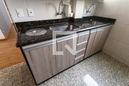 Apartamento à venda com 60m², 2 quartos e 1 vaga Apartamento à venda com 60m², 2 quartos e 1 vagaArmário da Cozinha/Área de Serviço