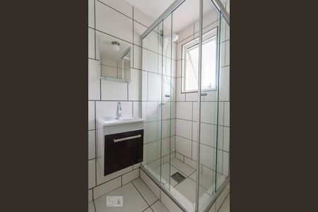 Banheiro de apartamento à venda com 2 quartos, 60m² em Camaquã, Porto Alegre