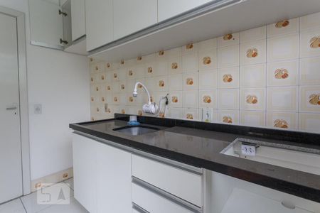 Cozinha de apartamento à venda com 2 quartos, 60m² em Camaquã, Porto Alegre
