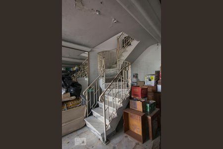 1o. Andar - Sala (Escadas) de casa para alugar com 2 quartos, 315m² em Aclimação, São Paulo