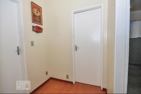 Casa de condomínio à venda com 66m², 2 quartos e 1 vagaCorredor