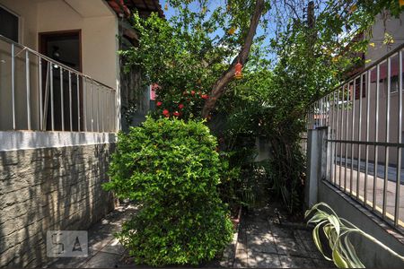 Casa de condomínio à venda com 66m², 2 quartos e 1 vagaQuintal