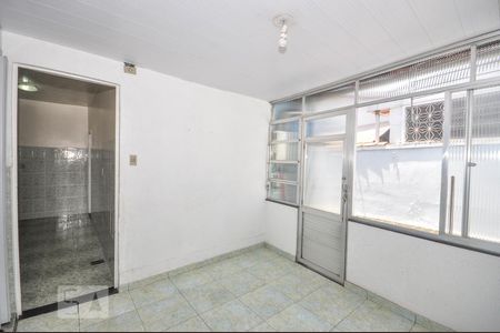 Casa de condomínio à venda com 66m², 2 quartos e 1 vagaÁrea de Serviço
