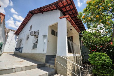 Casa de condomínio à venda com 66m², 2 quartos e 1 vagaFachada