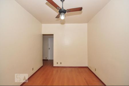 Casa de condomínio à venda com 66m², 2 quartos e 1 vagaSala