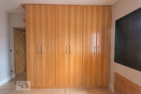 Apartamento para alugar com 202m², 4 quartos e 4 vagasSuíte 2 