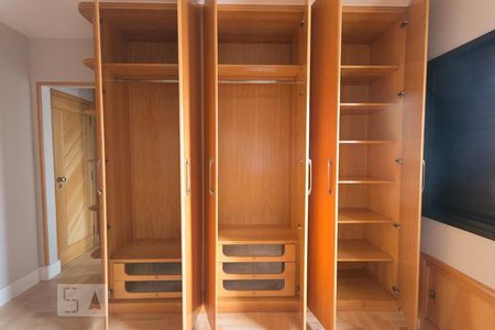 Apartamento para alugar com 202m², 4 quartos e 4 vagasSuíte 1 