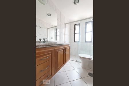 Apartamento para alugar com 202m², 4 quartos e 4 vagasBanheiro da suíte 1 