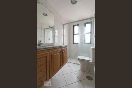 Apartamento para alugar com 202m², 4 quartos e 4 vagasBanheiro da suíte 2 