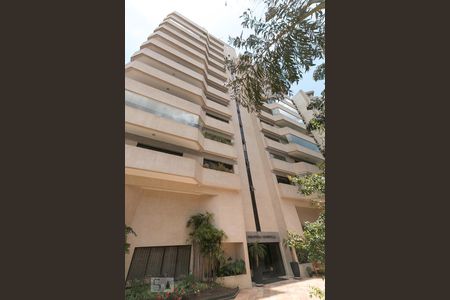 Apartamento para alugar com 202m², 4 quartos e 4 vagasFachada 