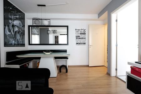 Sala de apartamento à venda com 2 quartos, 60m² em Jardim das Vertentes, São Paulo