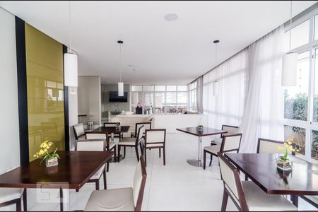 Apartamento para alugar com 50m², 1 quarto e 1 vagaÁrea Comum - Salão de Festas