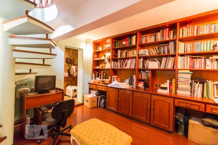 Casa à venda com 1212m², 3 quartos e 5 vagasBiblioteca