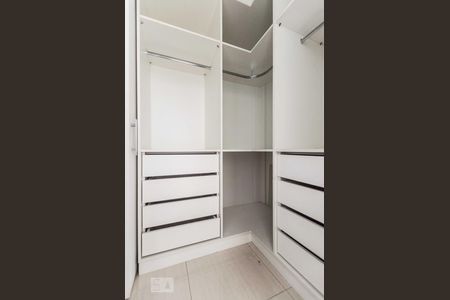 Closet de apartamento à venda com 2 quartos, 68m² em Bethaville I, Barueri