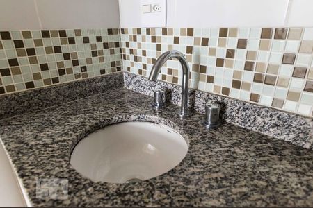 Banheiro de apartamento à venda com 2 quartos, 68m² em Bethaville I, Barueri