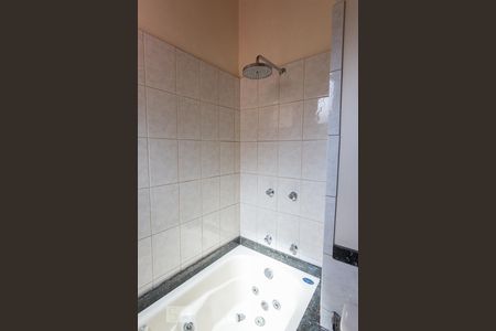 Casa de condomínio à venda com 198m², 3 quartos e 2 vagas Casa de condomínio à venda com 198m², 3 quartos e 2 vagasBanheiro da suíte