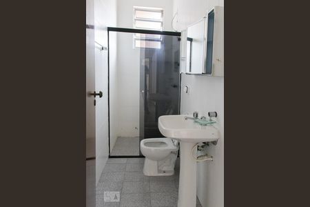 Casa à venda com 163m², 3 quartos e 2 vagasBanheiro