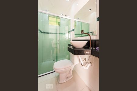 Apartamento para alugar com 62m², 2 quartos e 2 vagas Apartamento para alugar com 62m², 2 quartos e 2 vagasBanheiro da Suíte