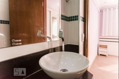 Apartamento para alugar com 62m², 2 quartos e 2 vagas Apartamento para alugar com 62m², 2 quartos e 2 vagasBanheiro da Suíte