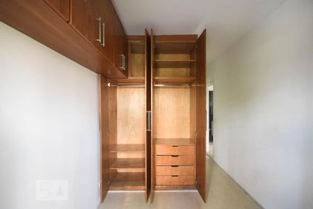 Apartamento à venda com 90m², 3 quartos e 1 vaga Apartamento à venda com 90m², 3 quartos e 1 vagaArmário da suíte