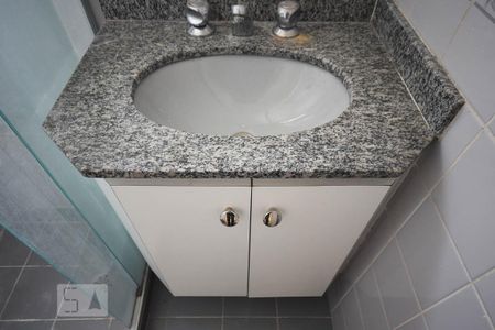 Apartamento à venda com 90m², 3 quartos e 1 vaga Apartamento à venda com 90m², 3 quartos e 1 vagaDetalhe do banheiro suíte
