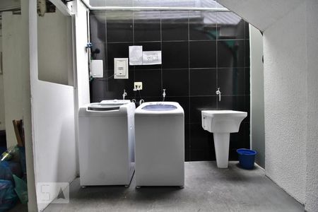 Lavanderia de kitnet/studio para alugar com 1 quarto, 28m² em Jardim Peri Peri, São Paulo