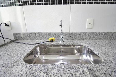 Pia de kitnet/studio para alugar com 1 quarto, 28m² em Jardim Peri Peri, São Paulo