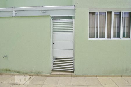 Entrada de kitnet/studio para alugar com 1 quarto, 28m² em Jardim Peri Peri, São Paulo