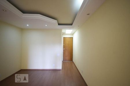 Sala de apartamento para alugar com 3 quartos, 64m² em Vila Morse, São Paulo