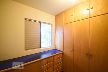 Quarto 1 de apartamento para alugar com 3 quartos, 64m² em Vila Morse, São Paulo