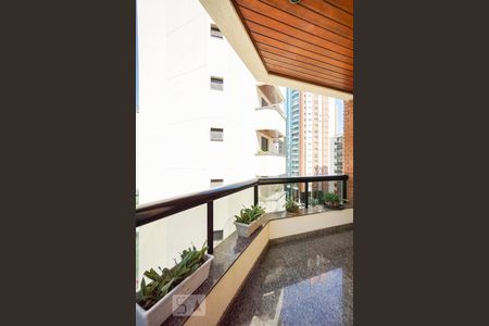 Apartamento à venda com 130m², 3 quartos e 4 vagas Apartamento à venda com 130m², 3 quartos e 4 vagasvaranda