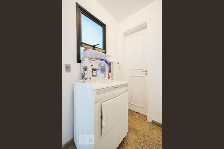 Apartamento à venda com 130m², 3 quartos e 4 vagas Apartamento à venda com 130m², 3 quartos e 4 vagasárea e serviço