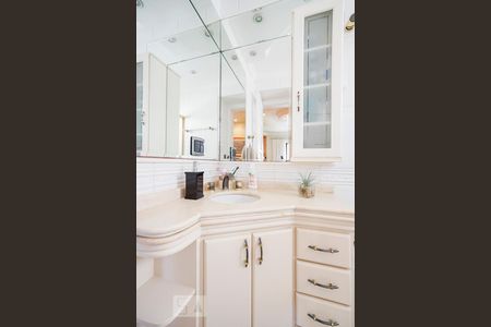 Apartamento à venda com 130m², 3 quartos e 4 vagas Apartamento à venda com 130m², 3 quartos e 4 vagasbanheiro suíte casal